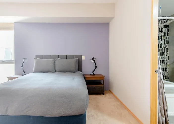 B109 - 2br - 2bth *