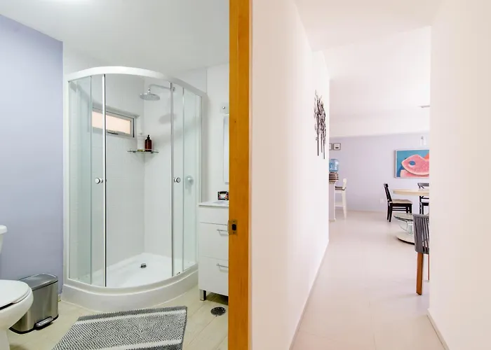 B109 - 2br - 2bth Apartamento *