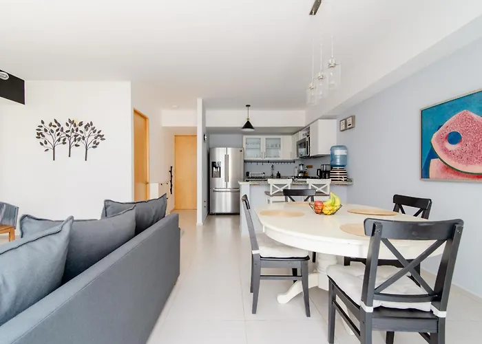 B109 - 2br - 2bth Apartamento *